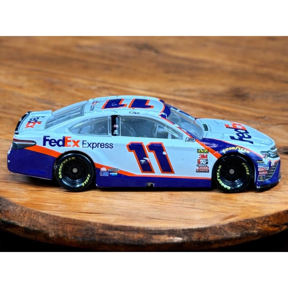 Denny Hamlin 1/64 No. 11 FedEx Daytona 500 NASCAR Schedule 2019 Special Edition
